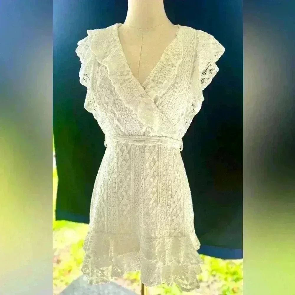 Aqua Beautiful White A-Line Mini Dress - Picture 2 of 9